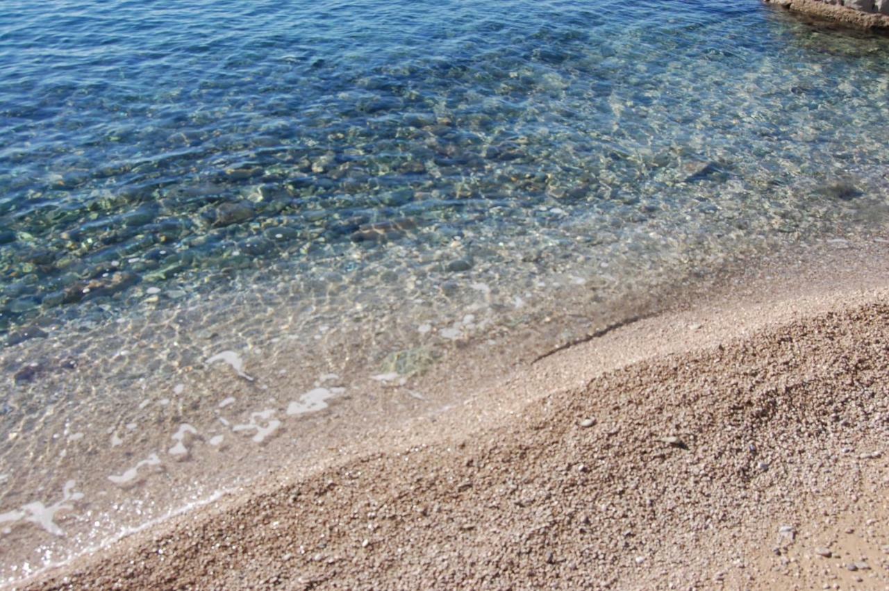 Studio Apartment For 2 Adults And 1 Child Makarska Bagian luar foto